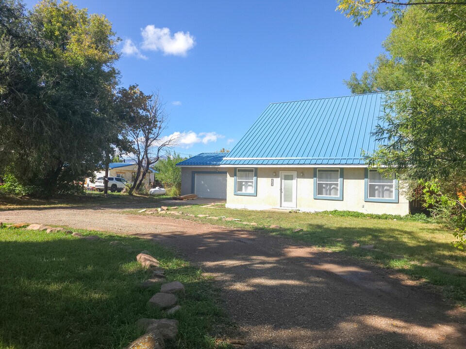 310 W 1st St in La Veta, CO - Building Photo