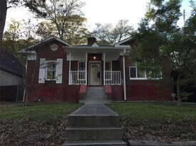 652 S Evelyn Pl NW in Atlanta, GA - Building Photo