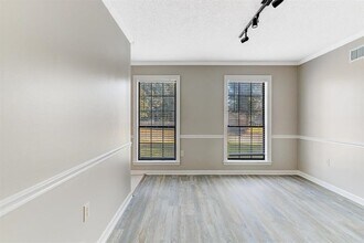 7801 Autumn Creek Dr in Memphis, TN - Building Photo - Building Photo