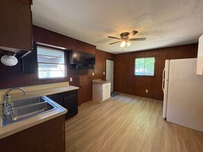 513 Sassafras Ave in Shreveport, LA - Building Photo - Building Photo