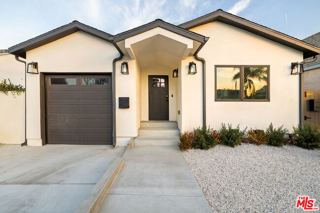 1900 Clyde Ave in Los Angeles, CA - Building Photo - Building Photo