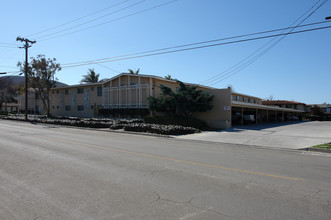 Kimi East Apartments in Lompoc, CA - Foto de edificio - Building Photo