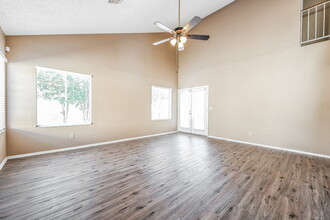 8852 W Michelle Dr in Peoria, AZ - Building Photo - Building Photo
