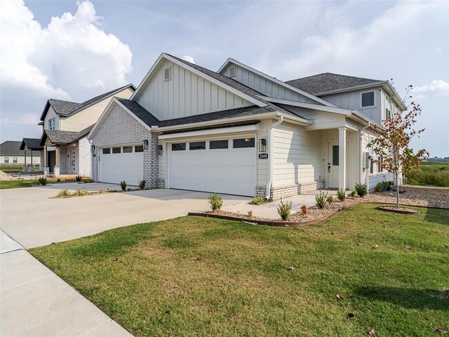 property at 2809 SW Hampshire Ave