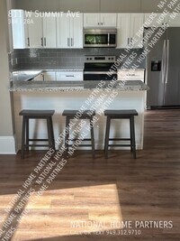 811 W Summit Ave photo'