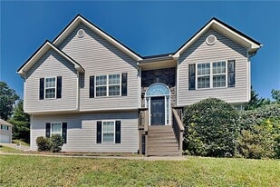 105 Victory Commons Dr in Acworth, GA - Building Photo