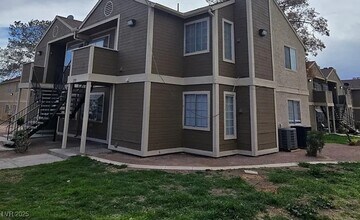 2722 Alicialynn Way in Las Vegas, NV - Building Photo - Building Photo