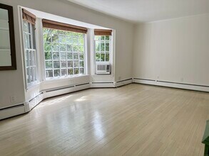 45 Sunrise Ave in New Canaan, CT - Building Photo - Building Photo