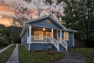 6453 Shadow Rock Dr in Lithonia, GA - Building Photo