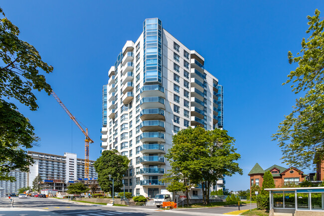 Le Rive Gouin in Montréal, QC - Building Photo - Building Photo