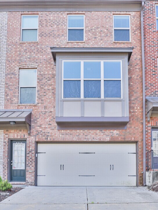 1147 Laurel Valley Ct in Buford, GA - Building Photo