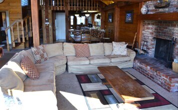 512 Christie Dr in South Lake Tahoe, CA - Building Photo - Building Photo