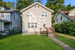 384 Grace Ave in Akron, OH - Building Photo