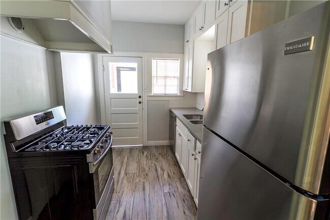 1918 Robbins Pl in Austin, TX - Building Photo - Building Photo