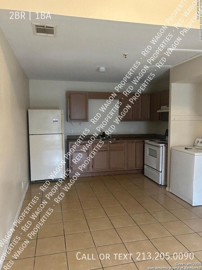7637 Windsor Oaks in San Antonio, TX - Building Photo - Building Photo