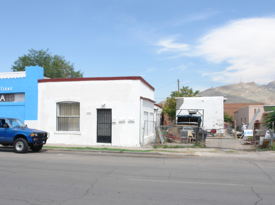 2013-2015 Magoffin Ave in El Paso, TX - Building Photo