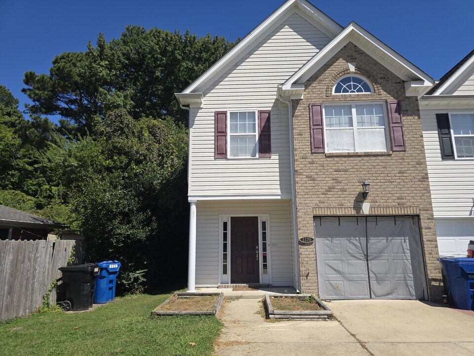 1170 Gunn Hall Dr in Virginia Beach, VA - Building Photo