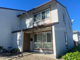 1252 Marionola Way in Pinole, CA - Building Photo