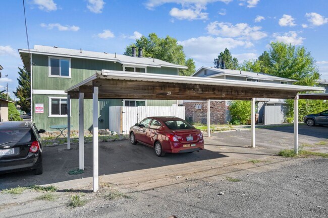 6125 N Addison St in Spokane, WA - Building Photo - Building Photo