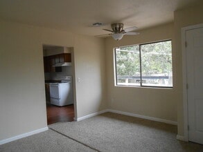 1733 Pleasant St in Redding, CA - Building Photo - Building Photo