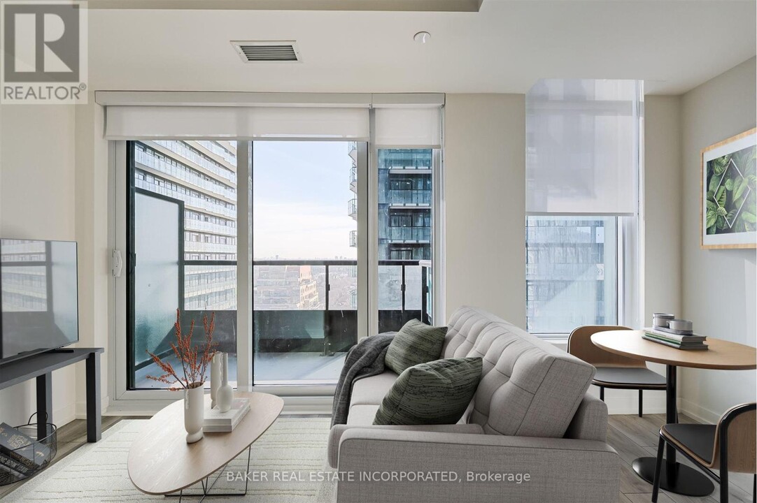 223-1223 Redpath Ave in Toronto, ON - Building Photo