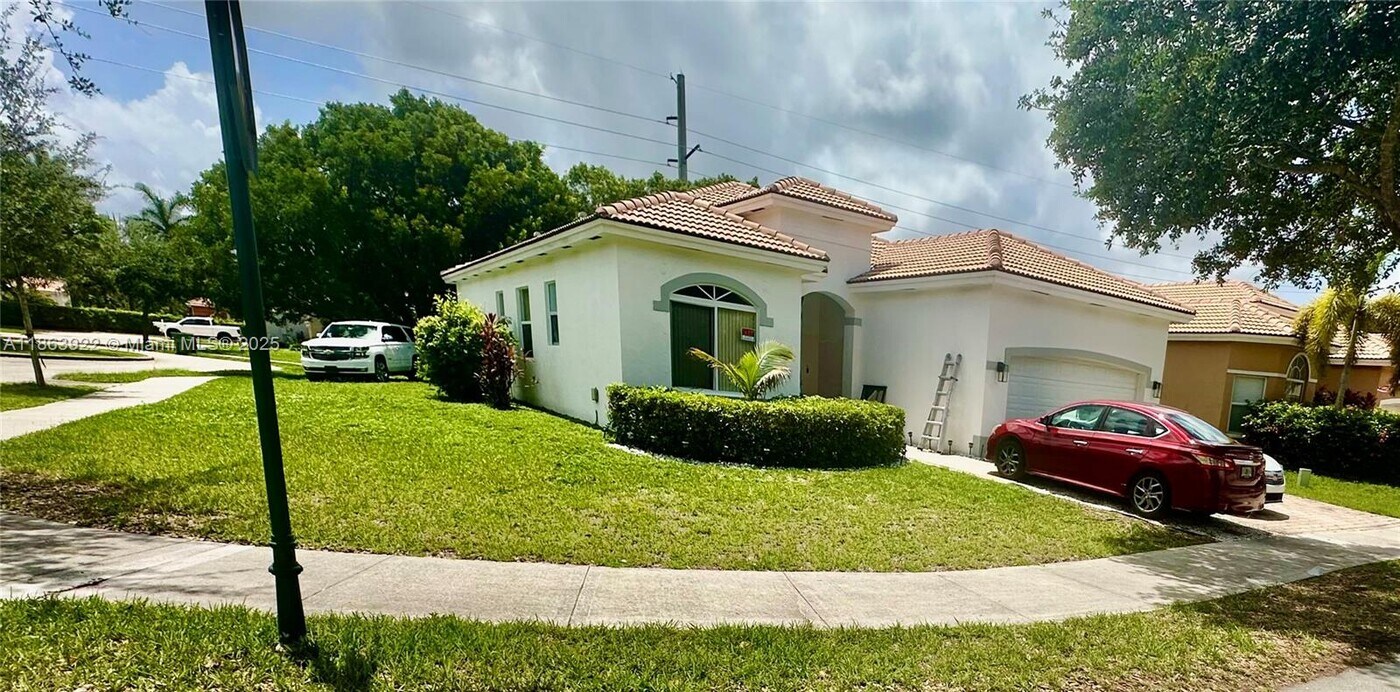 2240 SE 16th Ave in Homestead, FL - Building Photo