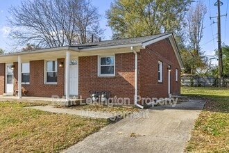 4021 Victoria Way in Lexington, KY - Building Photo - Building Photo