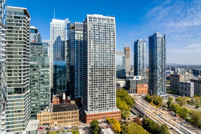 Le George Apartments in Montréal, QC - Building Photo - Building Photo