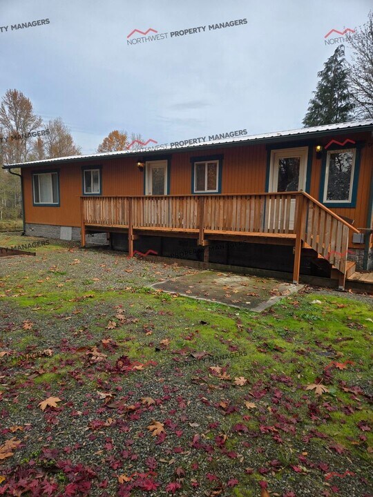 389 Collins Rd in Toledo, WA - Building Photo