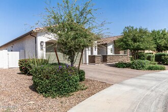 11818 W Luxton Ln in Avondale, AZ - Building Photo - Building Photo