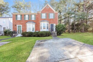 5960 Hampton Ct in College Park, GA - Building Photo