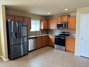 1411 Dry Eagle in San Antonio, TX - Foto de edificio - Building Photo