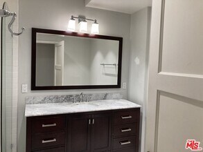 6607 W 87th St in Los Angeles, CA - Building Photo - Building Photo