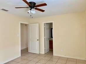 800 W Bronze Dr-Unit -Apt 2 in Pharr, TX - Building Photo - Building Photo