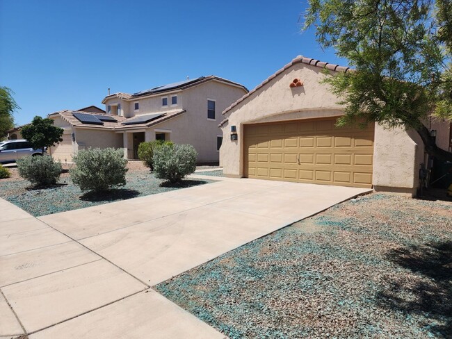 28 W Calle Priscal in Sahuarita, AZ - Building Photo - Building Photo