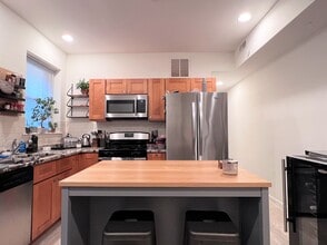 1627 Wallace, Unit Apartment 2R in Philadelphia, PA - Building Photo - Building Photo