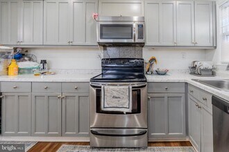 5626 Hershey Ln in Alexandria, VA - Building Photo - Building Photo