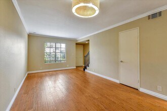 37 Harkness Ave in Pasadena, CA - Building Photo - Building Photo