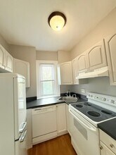 369 Tappan St, Unit 12 in Brookline, MA - Building Photo - Building Photo