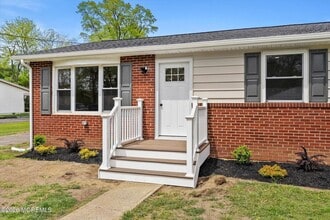 8 Gordon St in Allentown, NJ - Building Photo - Building Photo