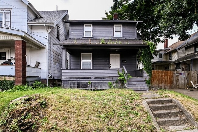 property at 2912 Grove Pl SW