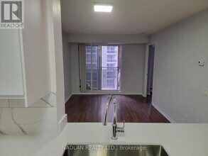 155 Beecroft Rd in Toronto, ON - Building Photo - Building Photo