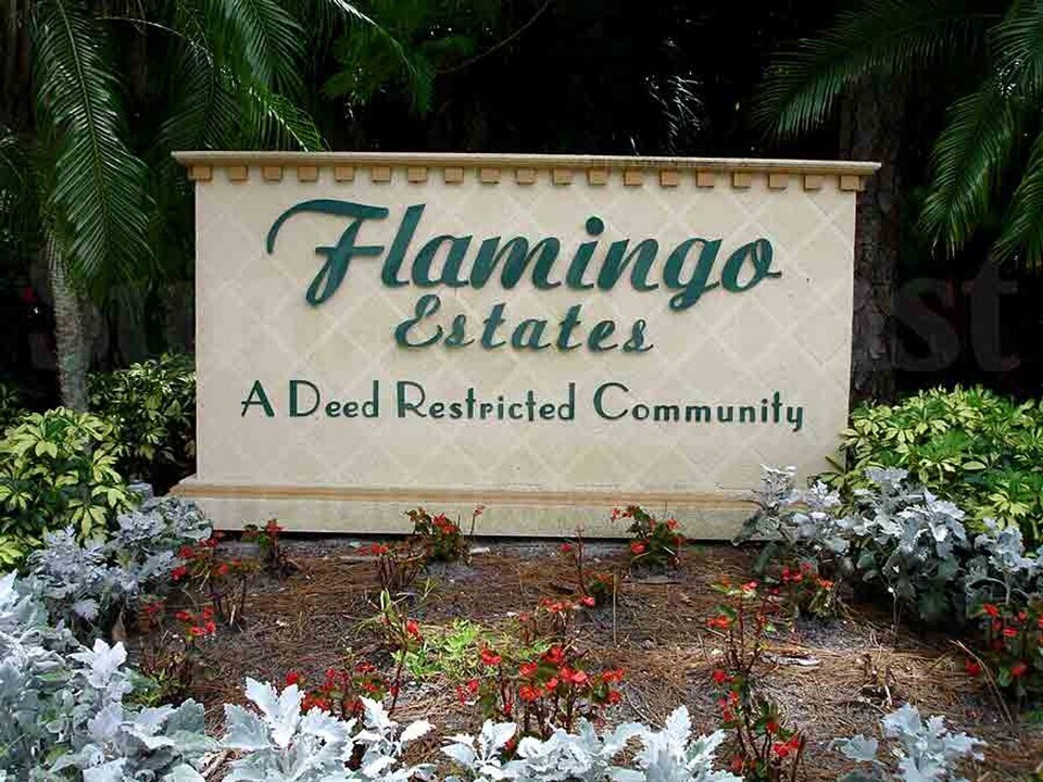 882 Bluebird St in Naples, FL - Building Photo