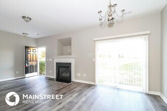 2104 Lauren Woods Dr in Winston-Salem, NC - Foto de edificio - Building Photo