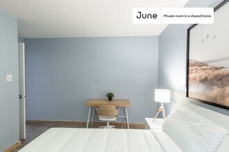 Room in Shared 3 bed/1.5 bath home in Austin, TX - Building Photo - Building Photo