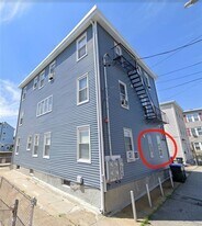 7 Newton St, Unit 1 R