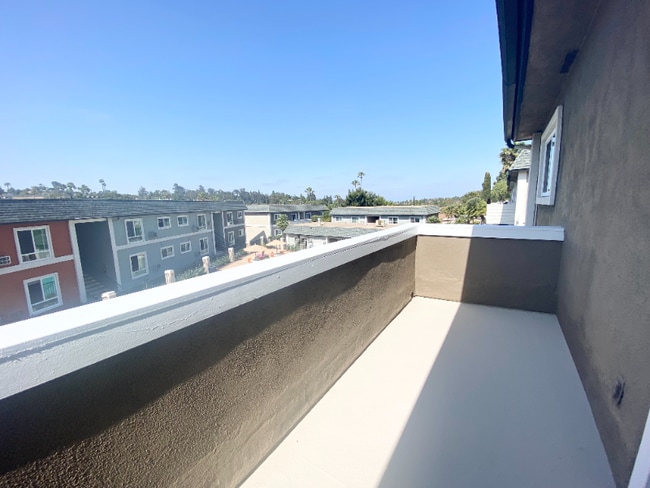 5810 Amaya Dr in La Mesa, CA - Building Photo - Building Photo