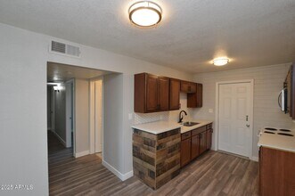 6044 N 21st Ave in Phoenix, AZ - Building Photo - Building Photo