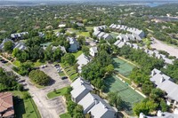 200 World of Tennis Sq in Lakeway, TX - Foto de edificio - Building Photo