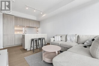 28 Ann St in Mississauga, ON - Building Photo - Building Photo